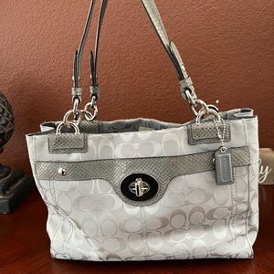 AUTHENTIC EUC COACH PENELOPE SHOPPER BAG F16540